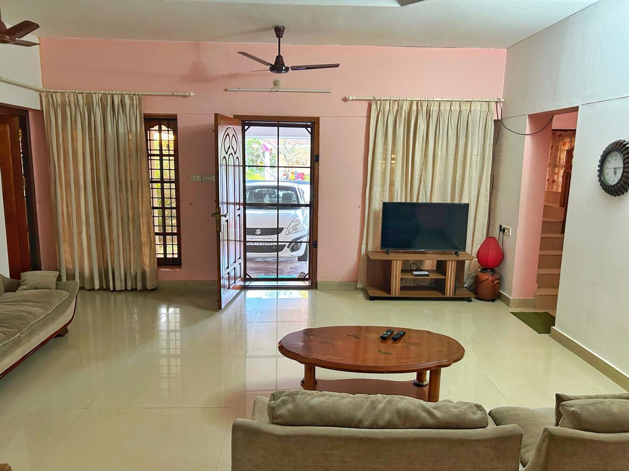 La Casa Trivandrum 4 Bhk Ac Luxury Villa At City Centre, Just 6 Kms To Airport Thiruvananthapuram Buitenkant foto