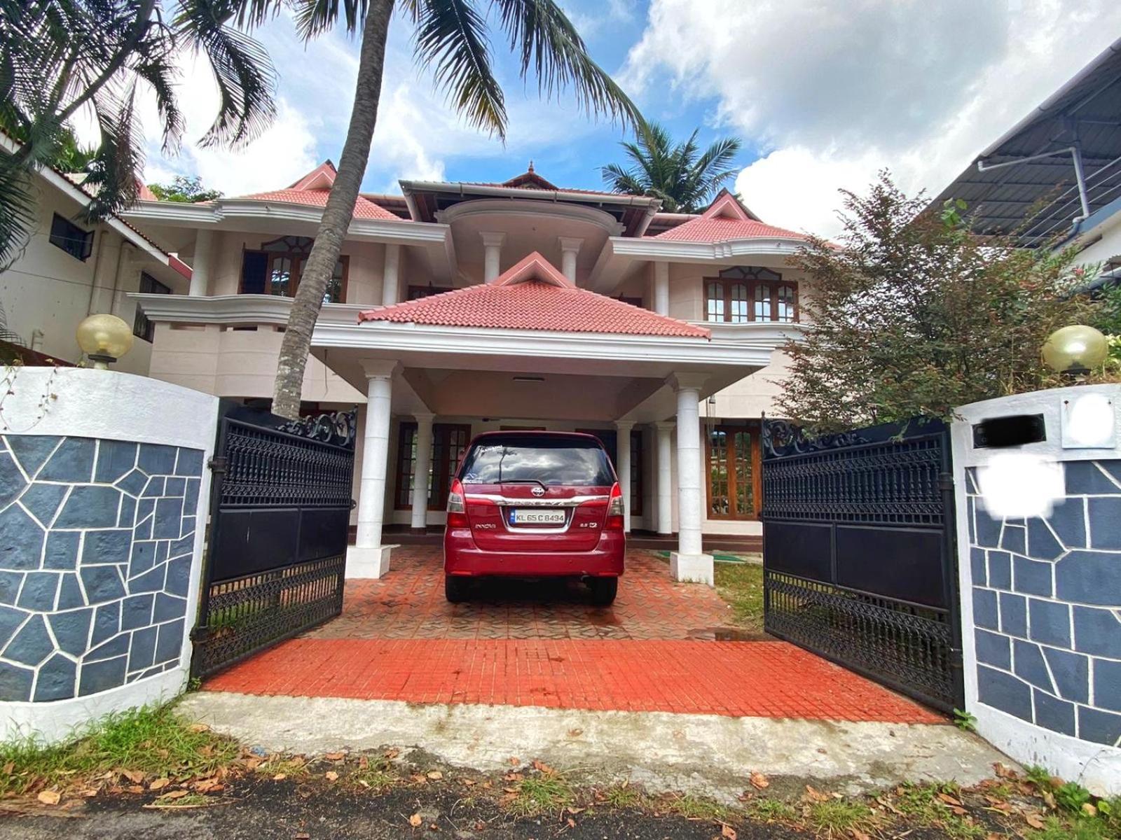 La Casa Trivandrum 4 Bhk Ac Luxury Villa At City Centre, Just 6 Kms To Airport Thiruvananthapuram Buitenkant foto
