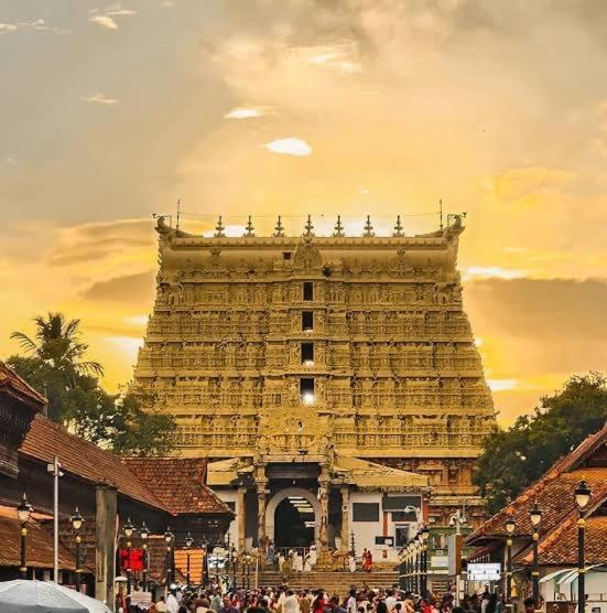 La Casa Trivandrum 4 Bhk Ac Luxury Villa At City Centre, Just 6 Kms To Airport Thiruvananthapuram Buitenkant foto
