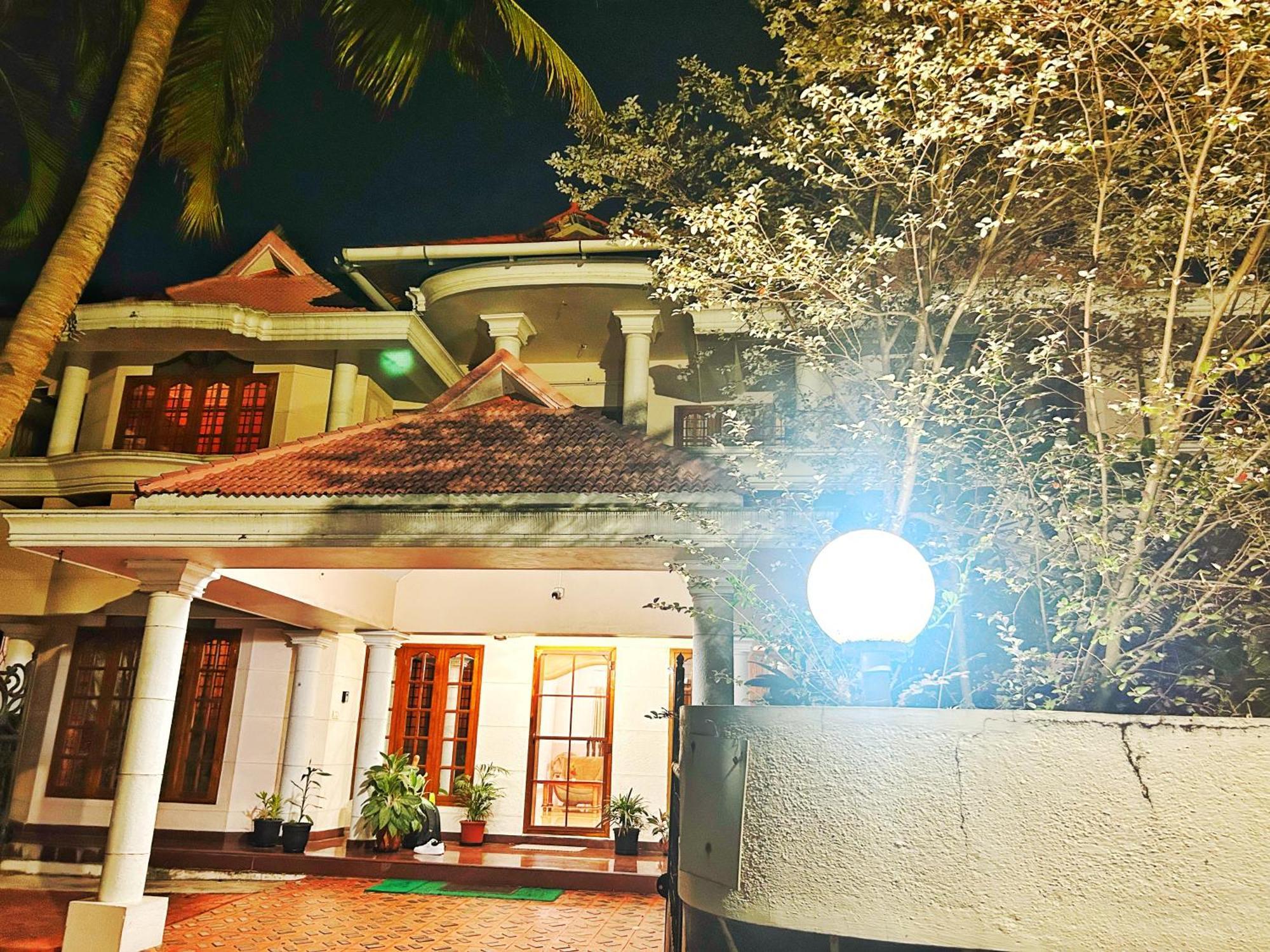 La Casa Trivandrum 4 Bhk Ac Luxury Villa At City Centre, Just 6 Kms To Airport Thiruvananthapuram Buitenkant foto