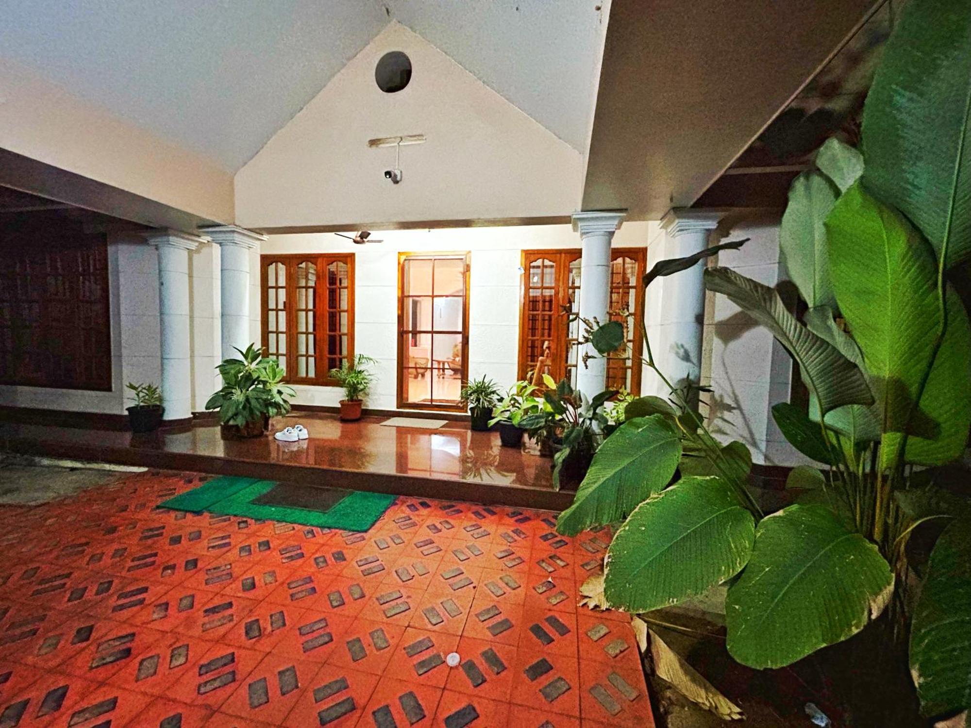 La Casa Trivandrum 4 Bhk Ac Luxury Villa At City Centre, Just 6 Kms To Airport Thiruvananthapuram Buitenkant foto