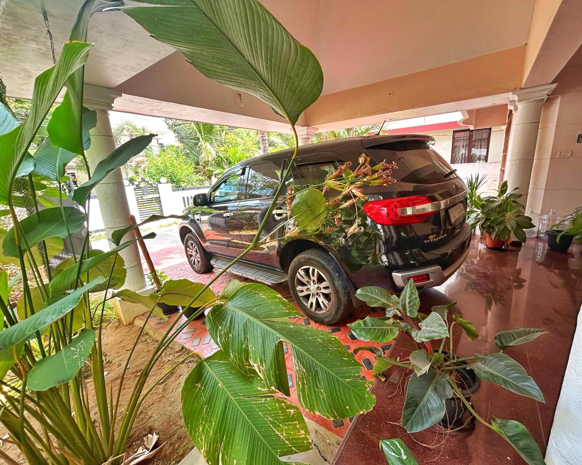La Casa Trivandrum 4 Bhk Ac Luxury Villa At City Centre, Just 6 Kms To Airport Thiruvananthapuram Buitenkant foto