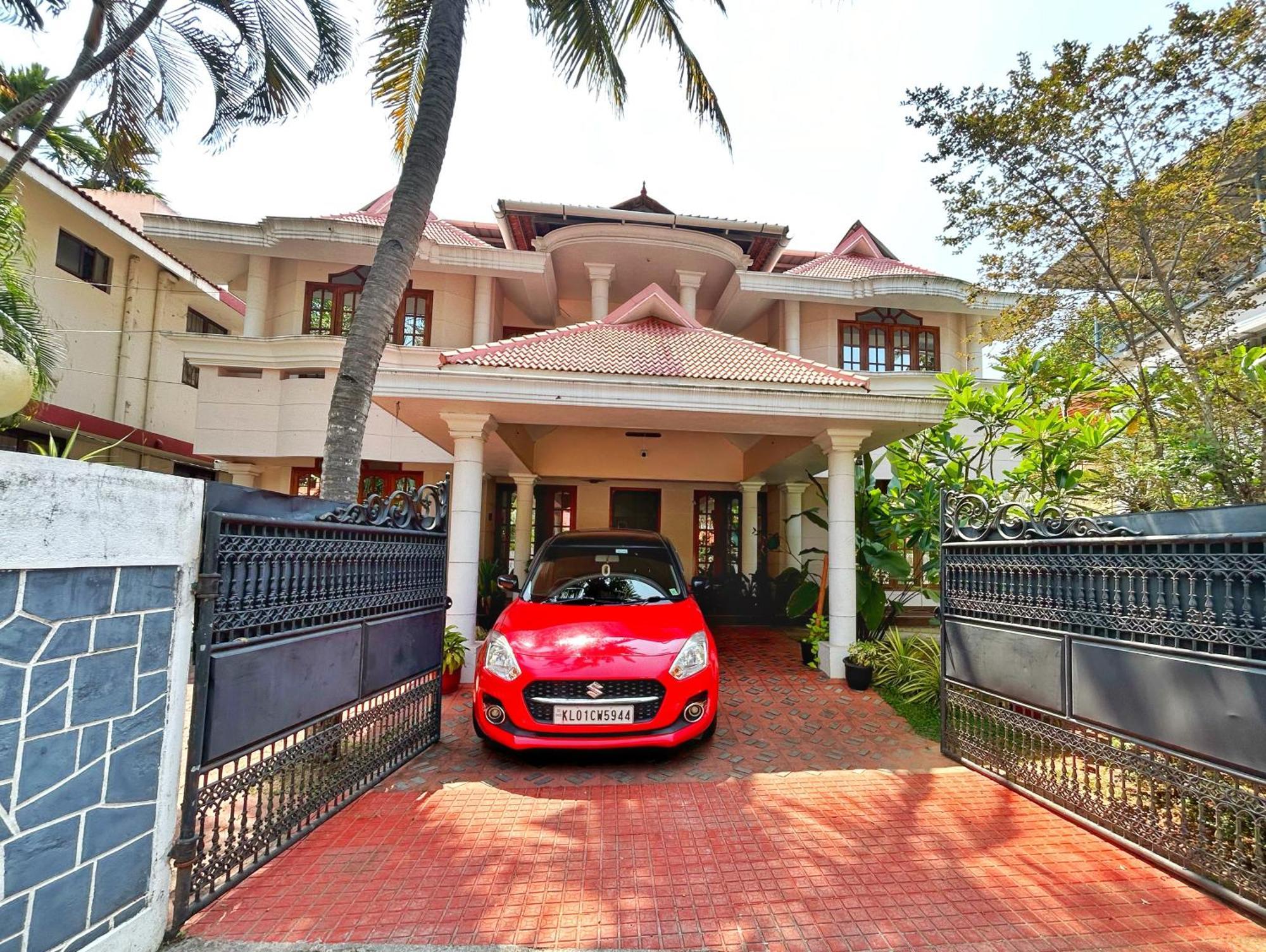 La Casa Trivandrum 4 Bhk Ac Luxury Villa At City Centre, Just 6 Kms To Airport Thiruvananthapuram Buitenkant foto